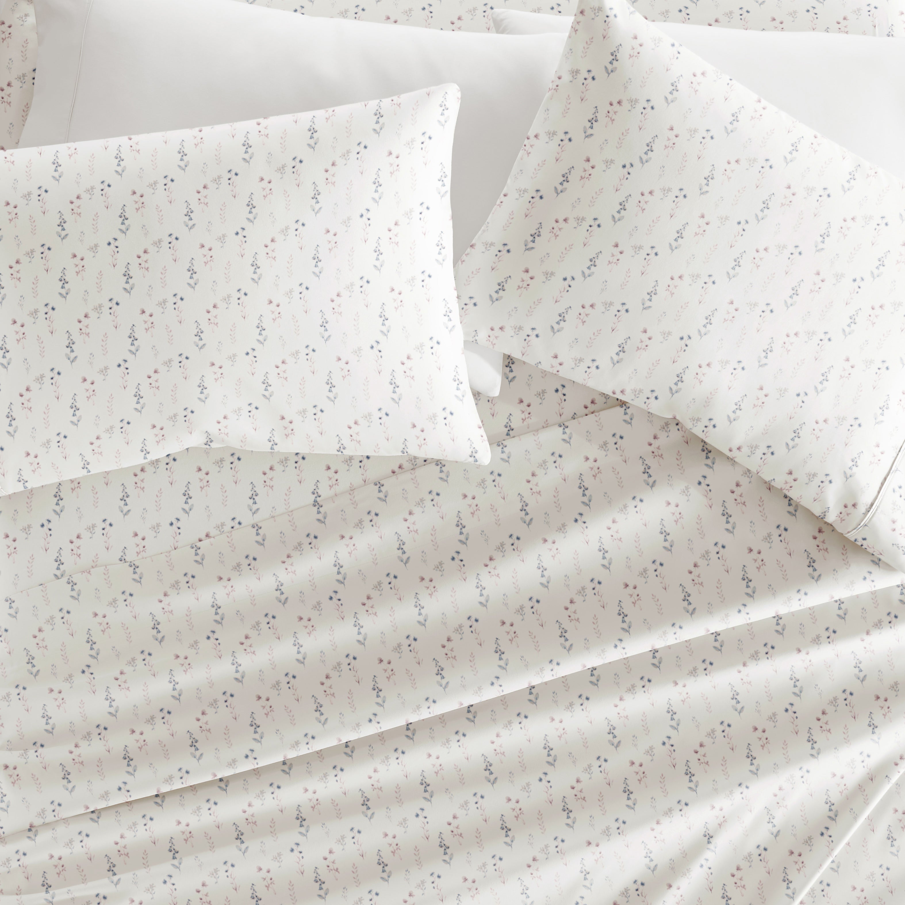 Painted Meadow 4-Piece Patterned Sheet Set