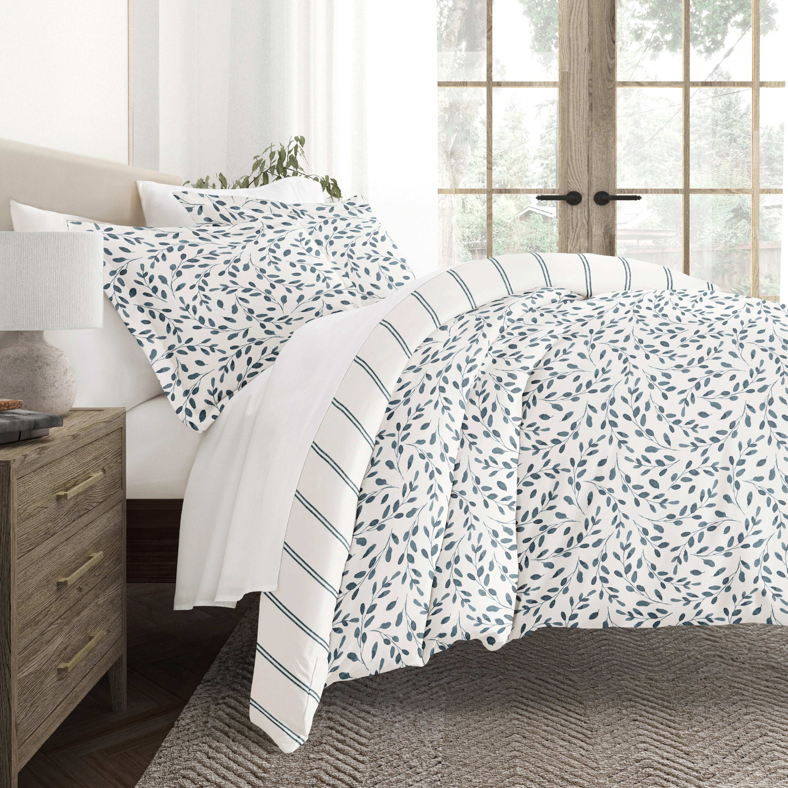 Watercolor Vines Patterned Reversible Duvet Cover Set