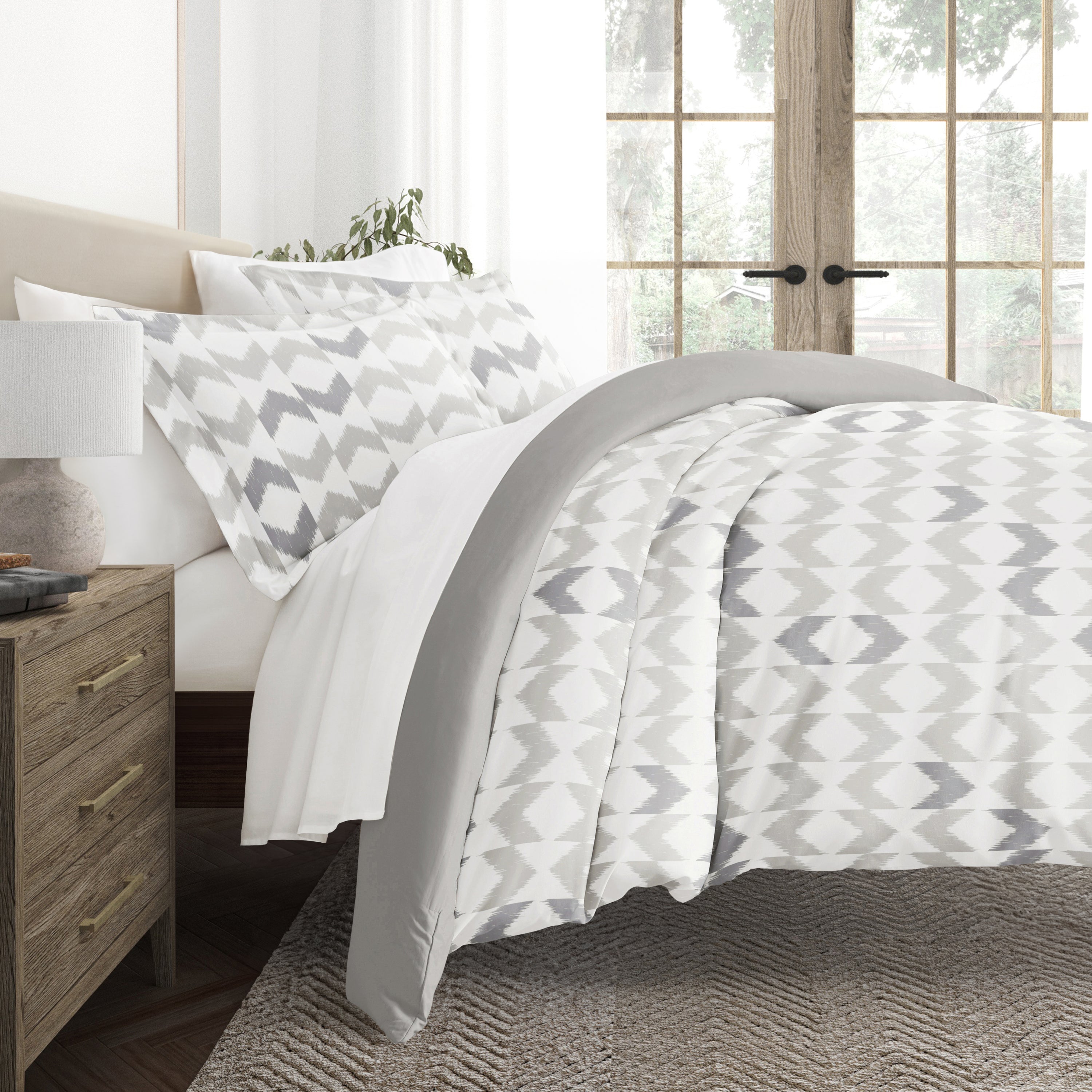 Chevron Sleep Patterned Reversible Duvet Cover Set