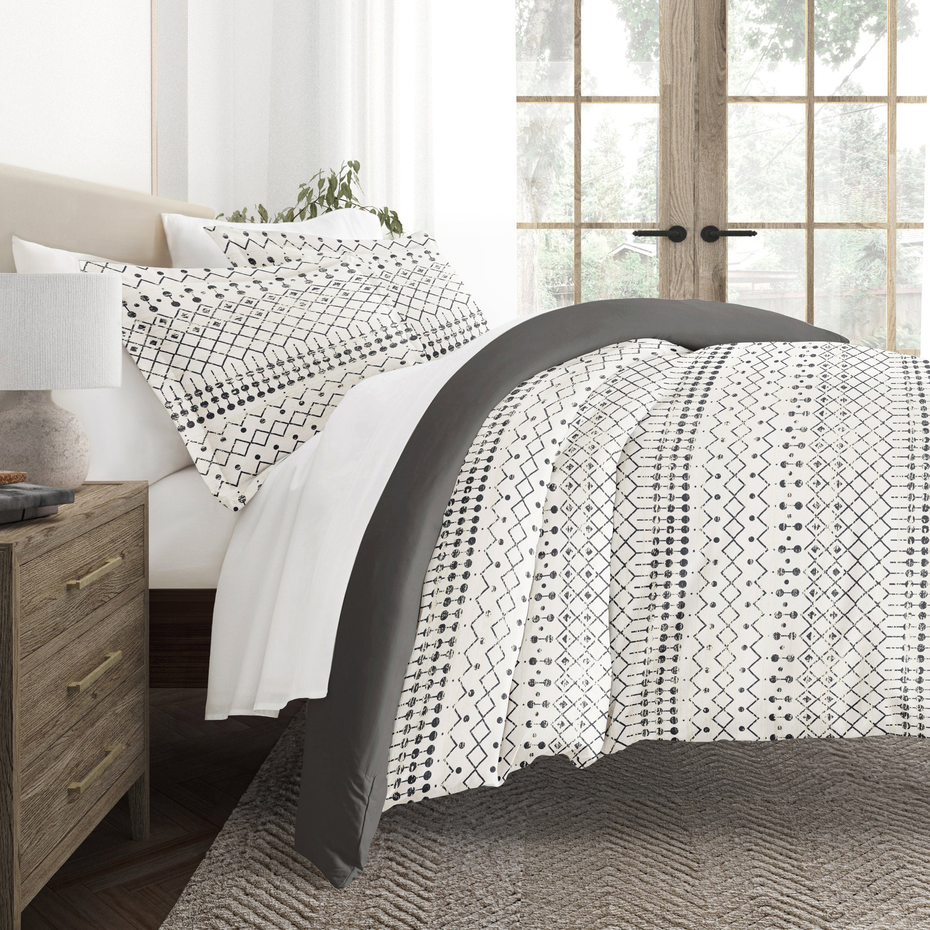Etched Gate Patterned Reversible Duvet Cover Set