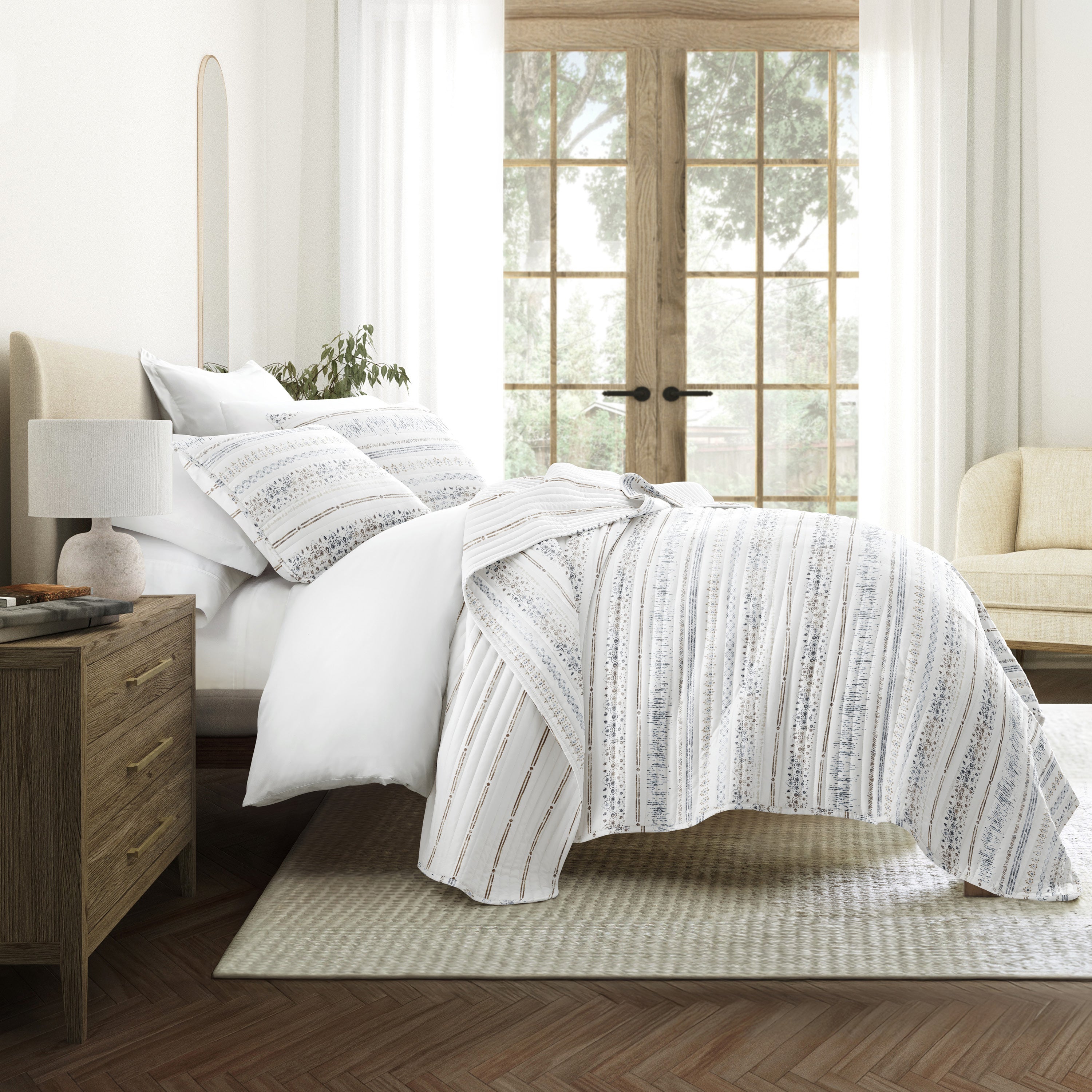 Relic Stripe Patterned Quilted Coverlet Set