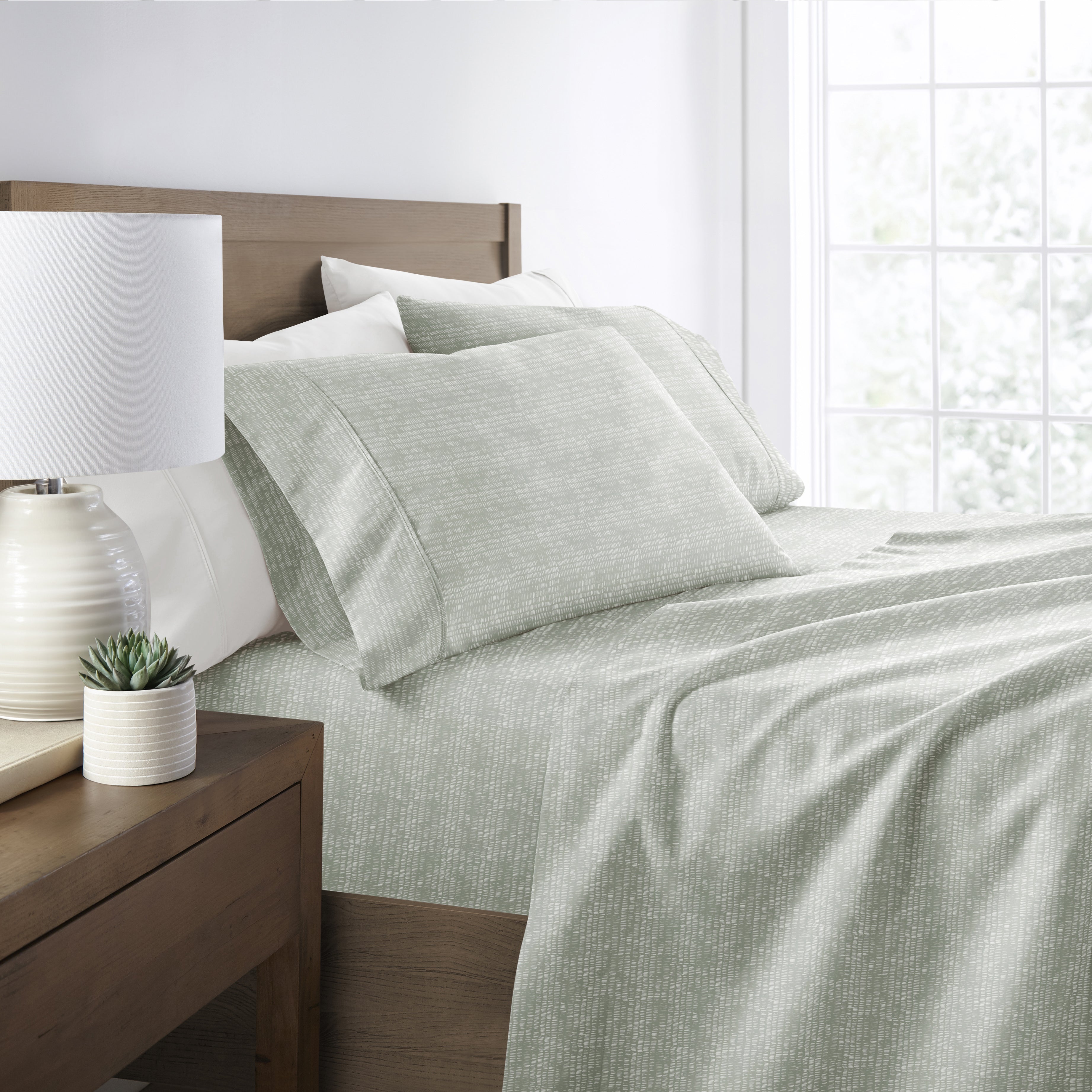 Dashed Lines 4-Piece Patterned Sheet Set
