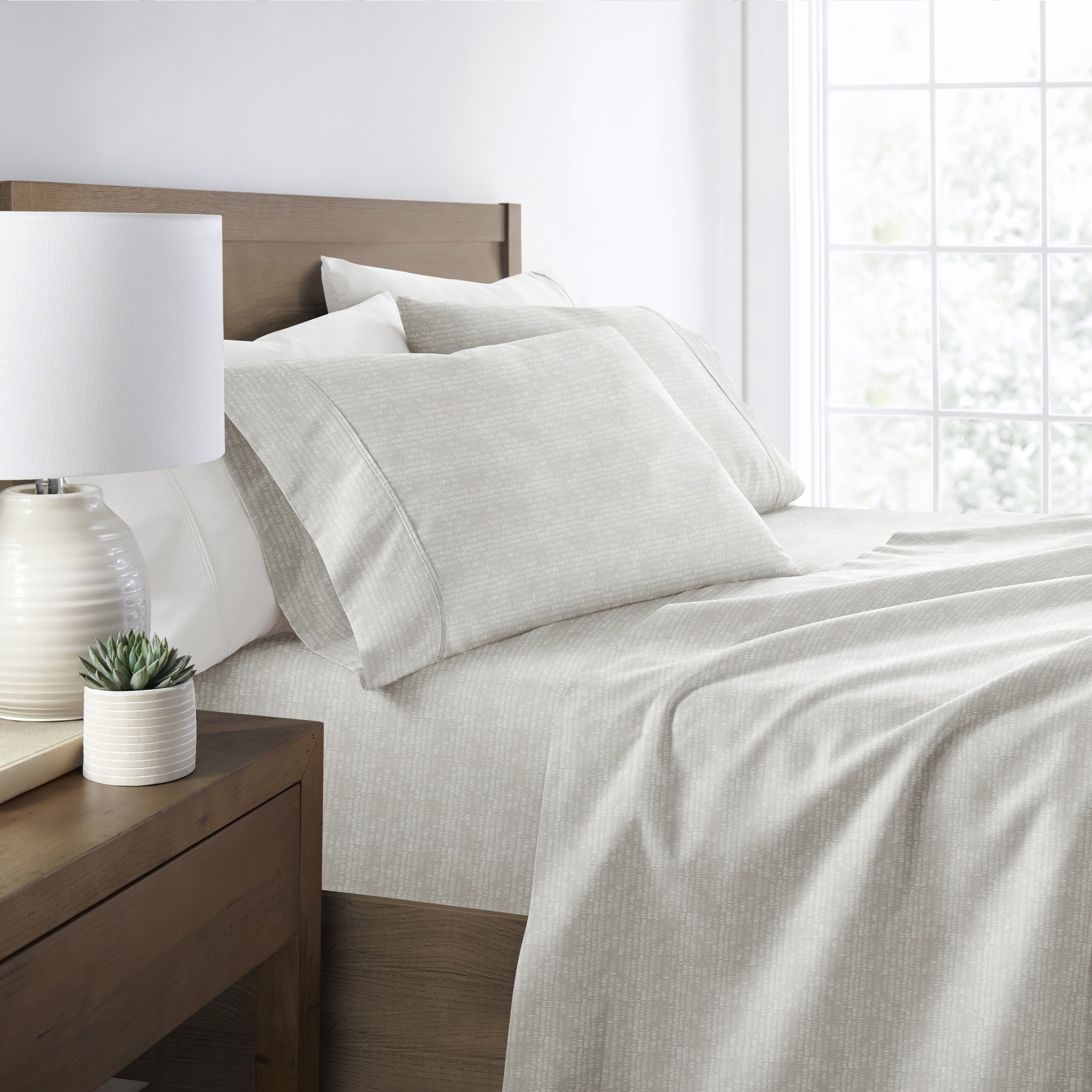 Dashed Lines 4-Piece Patterned Sheet Set