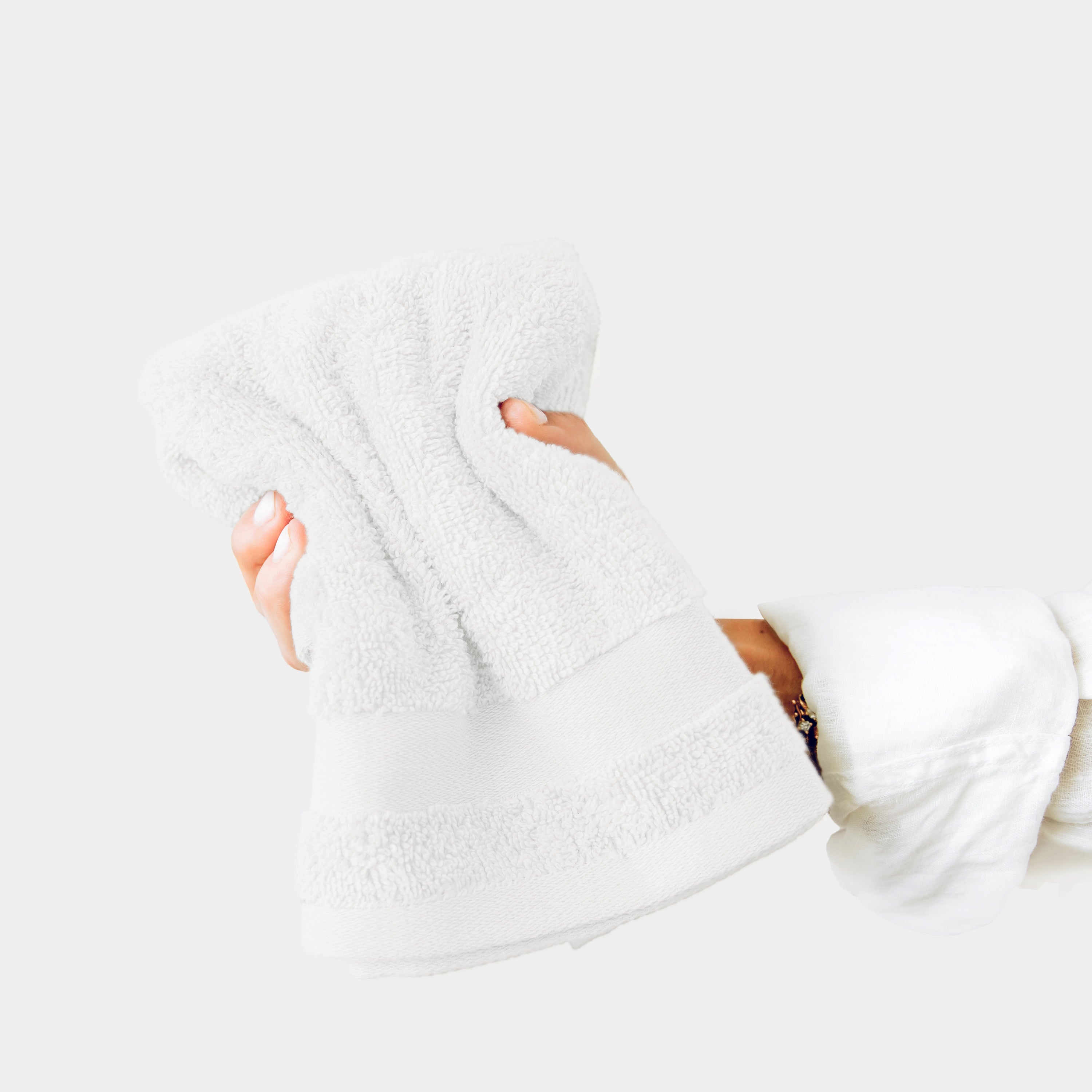 4-Pack 100% Cotton Hotel-Quality Hand Towels