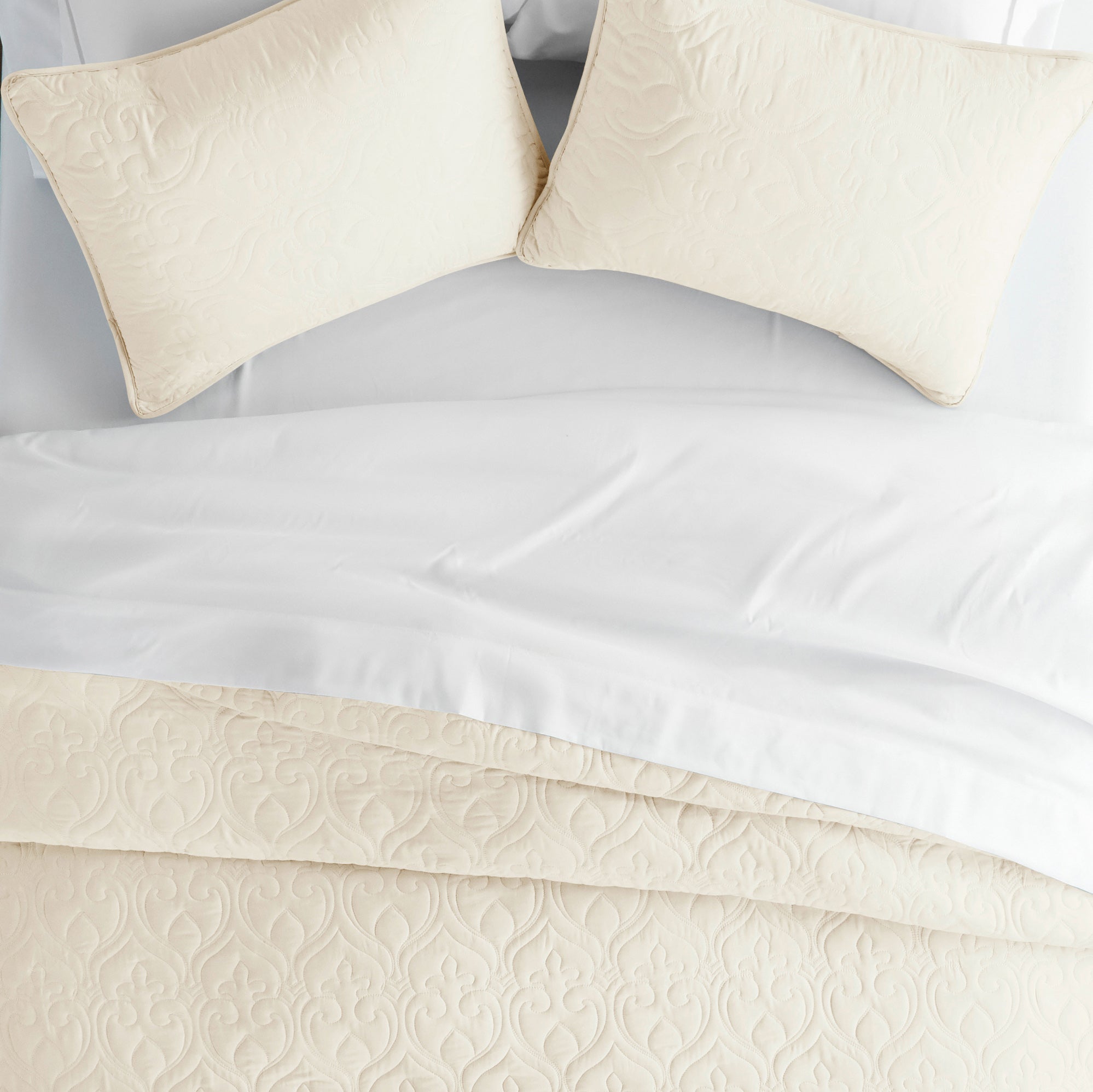 Lightweight Damask Quilted Coverlet Set