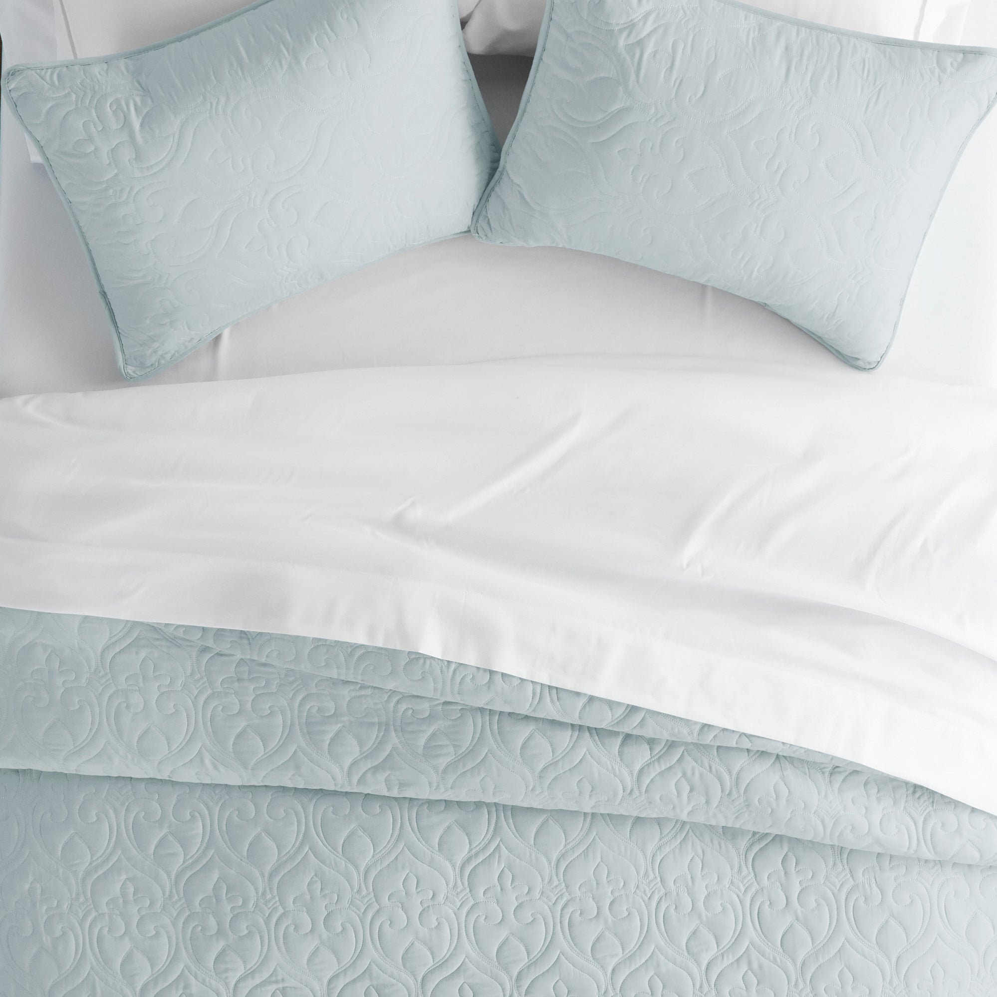 Lightweight Damask Quilted Coverlet Set