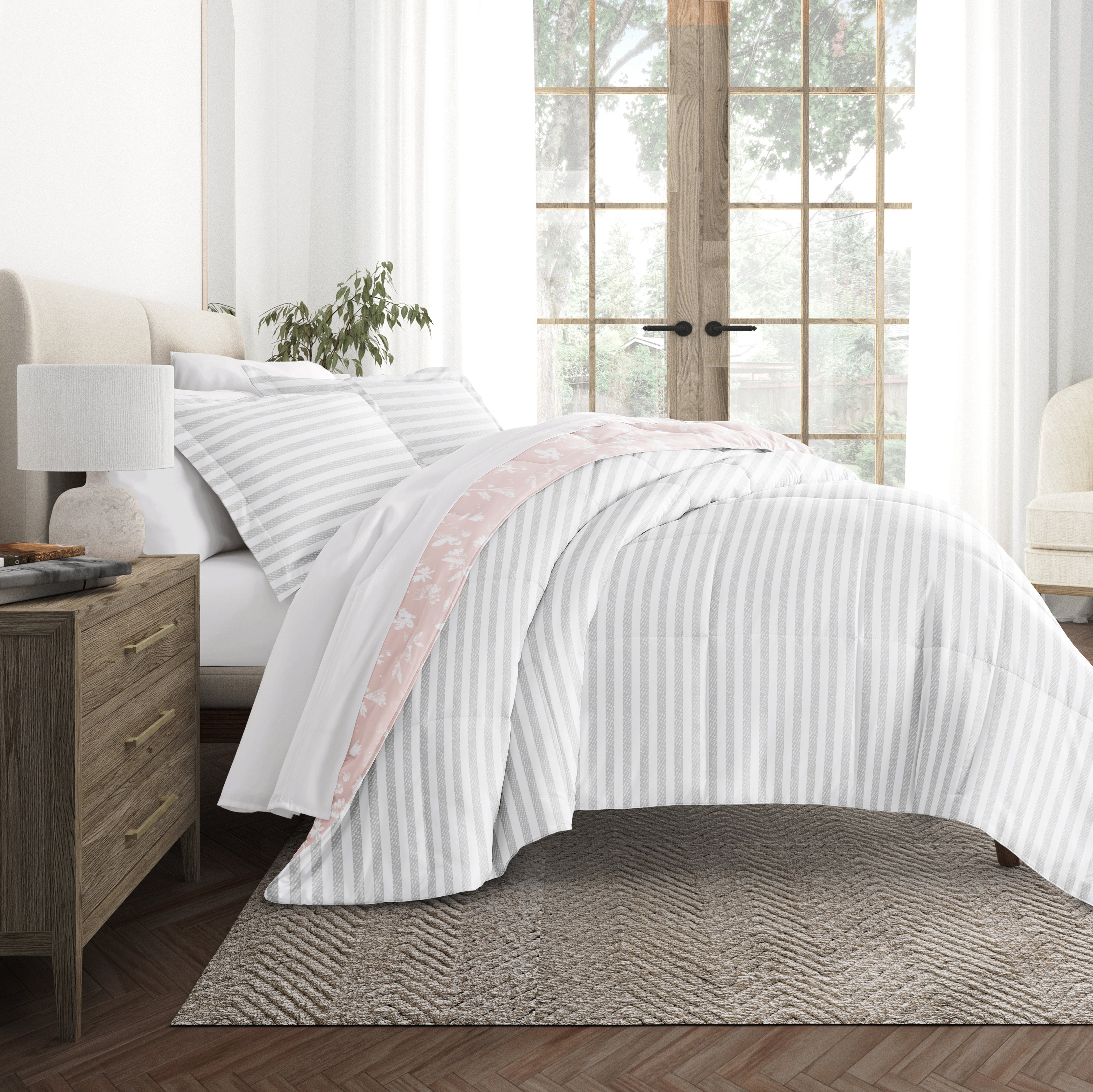 Pressed Flowers Reversible Patterned Down-Alternative Comforter Set