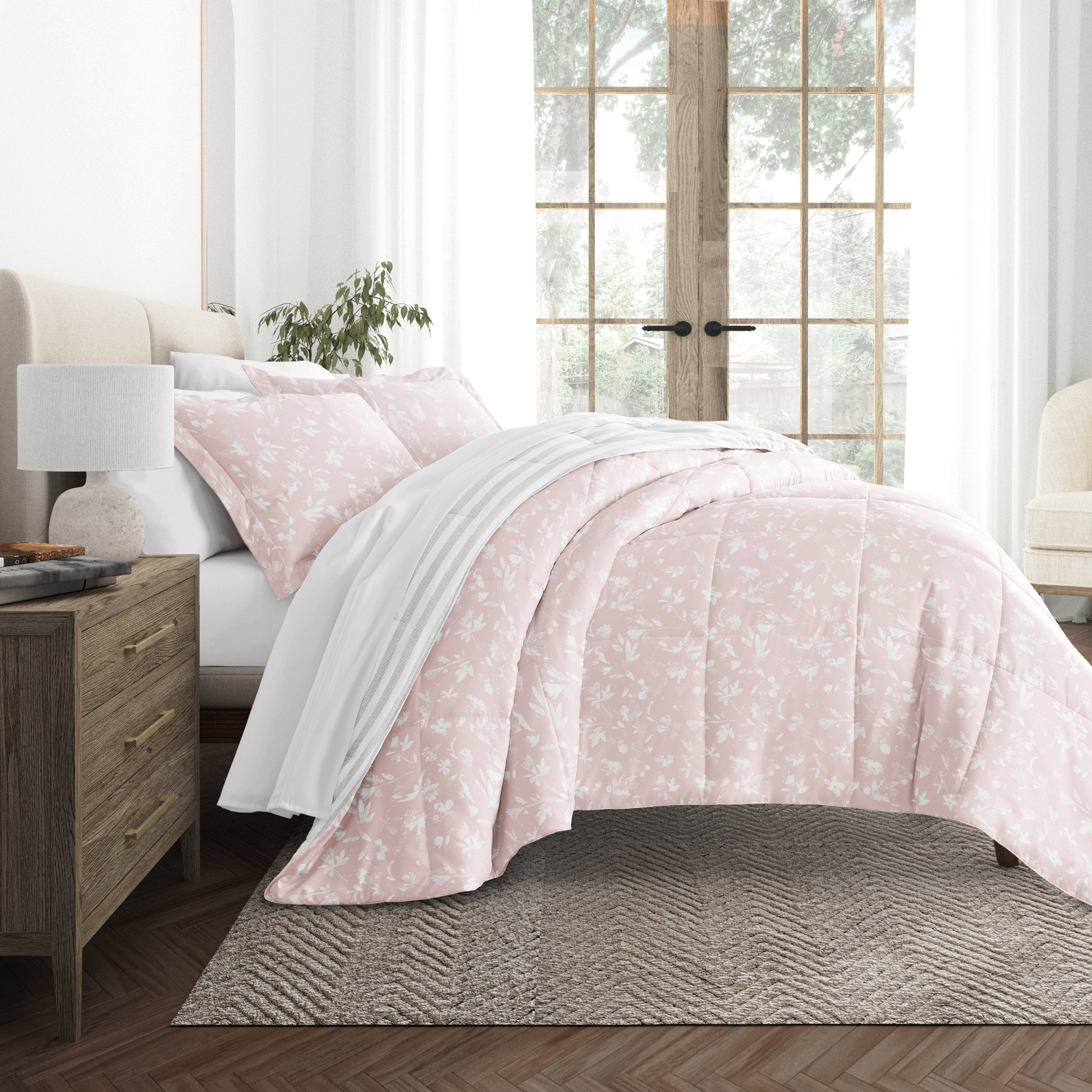 Pressed Flowers Reversible Patterned Down-Alternative Comforter Set