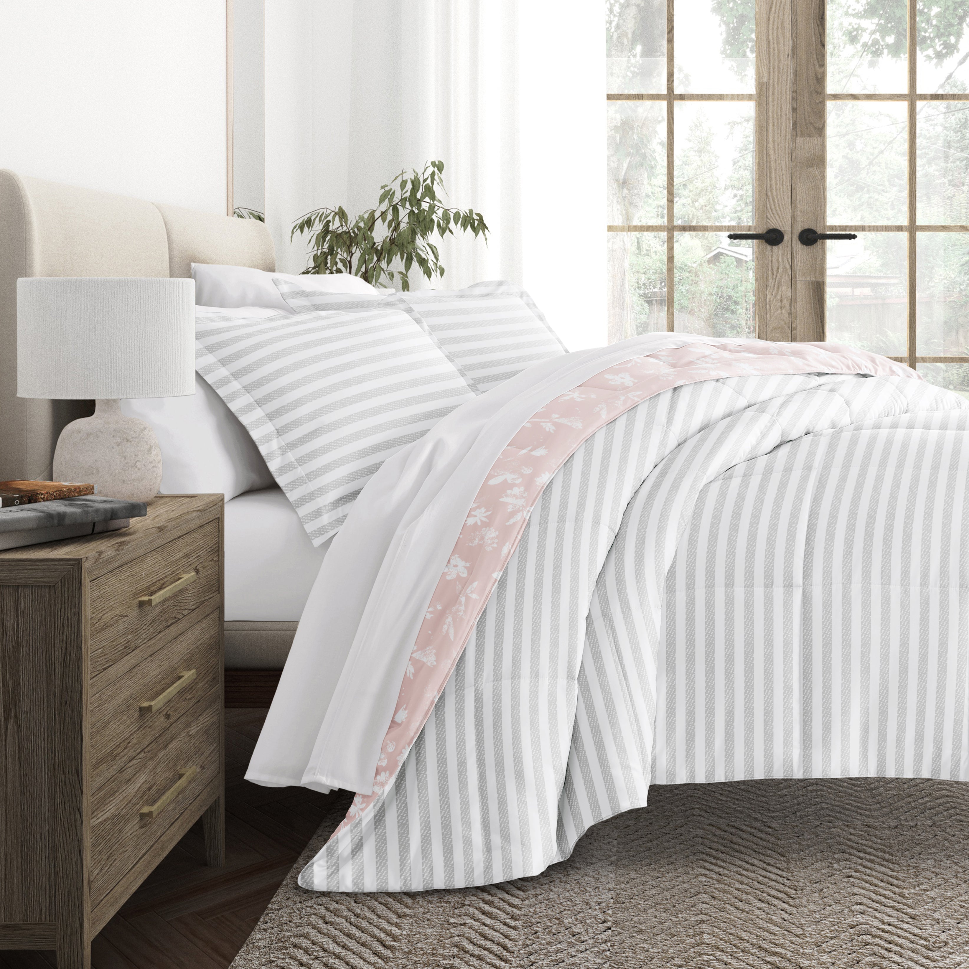 Pressed Flowers Reversible Patterned Down-Alternative Comforter Set