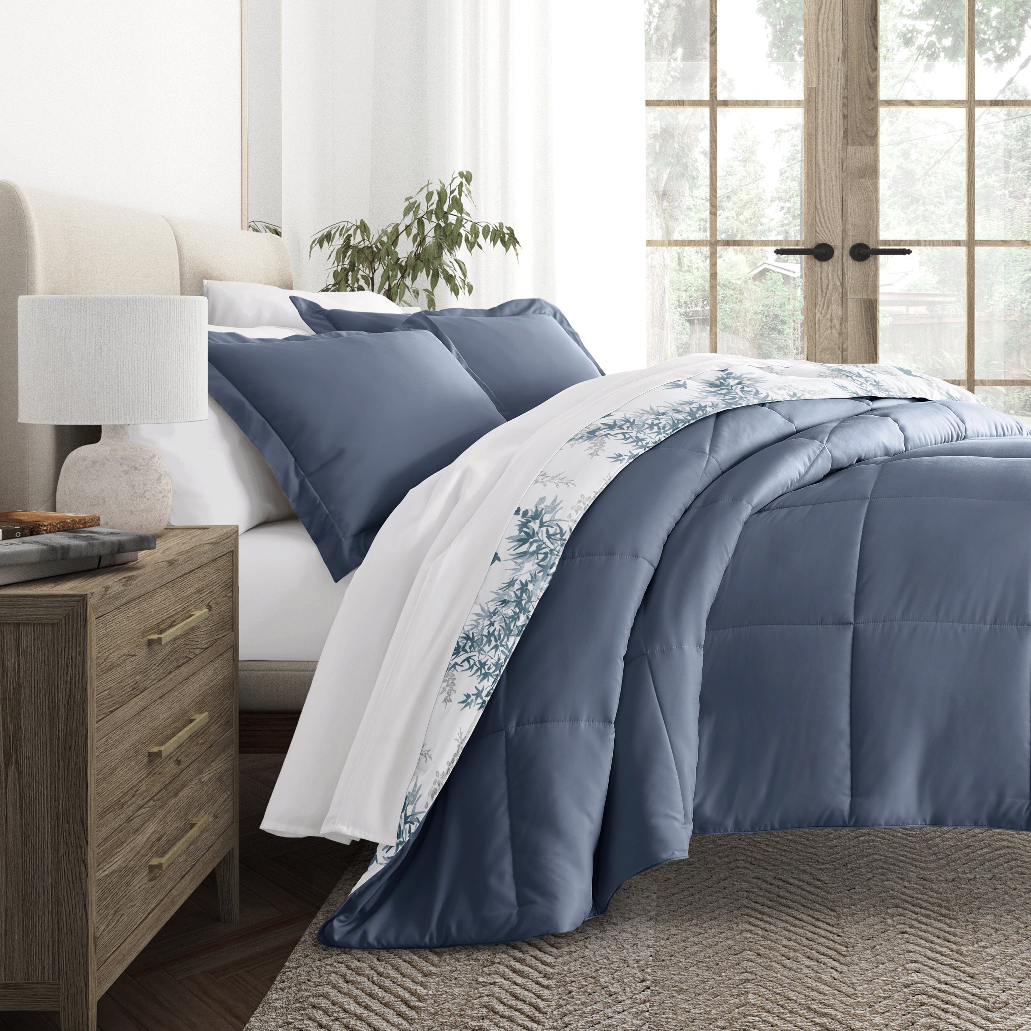 iEnjoy Home Down-Alternative Comforter - Thumbnail 3