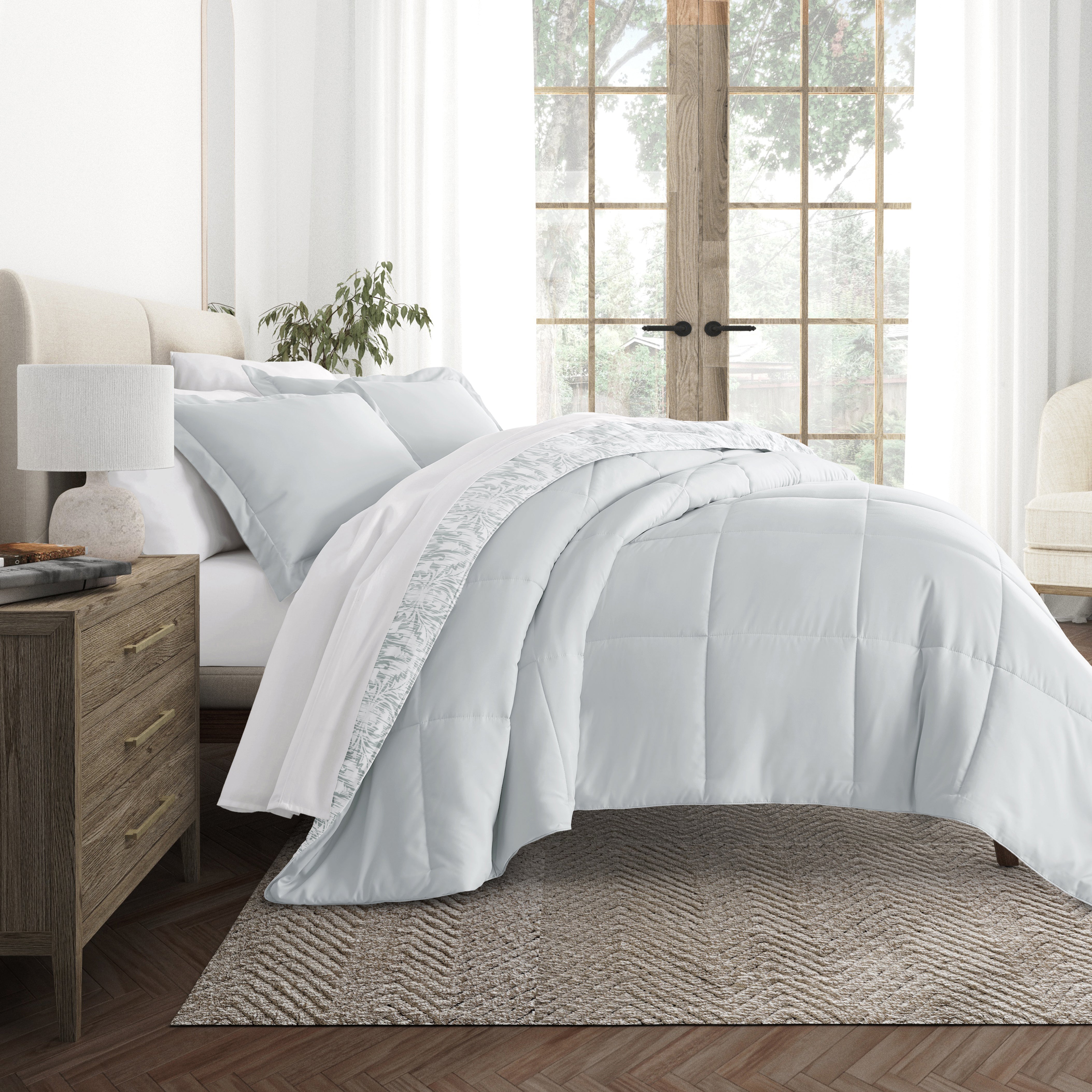 English Countryside Reversible Patterned Down-Alternative Comforter Set
