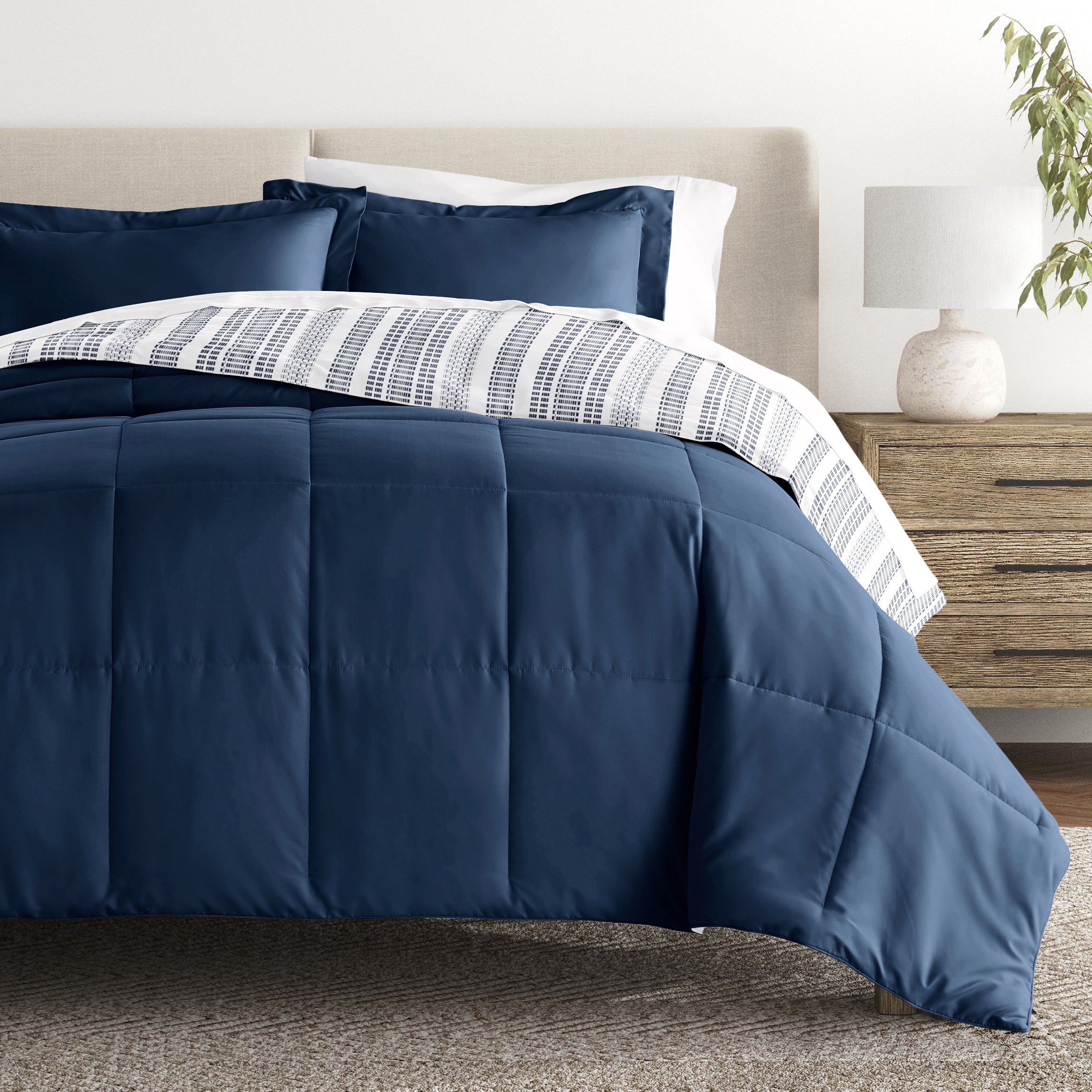 Farmhouse Dreams Reversible Patterned Down-Alternative Comforter Set