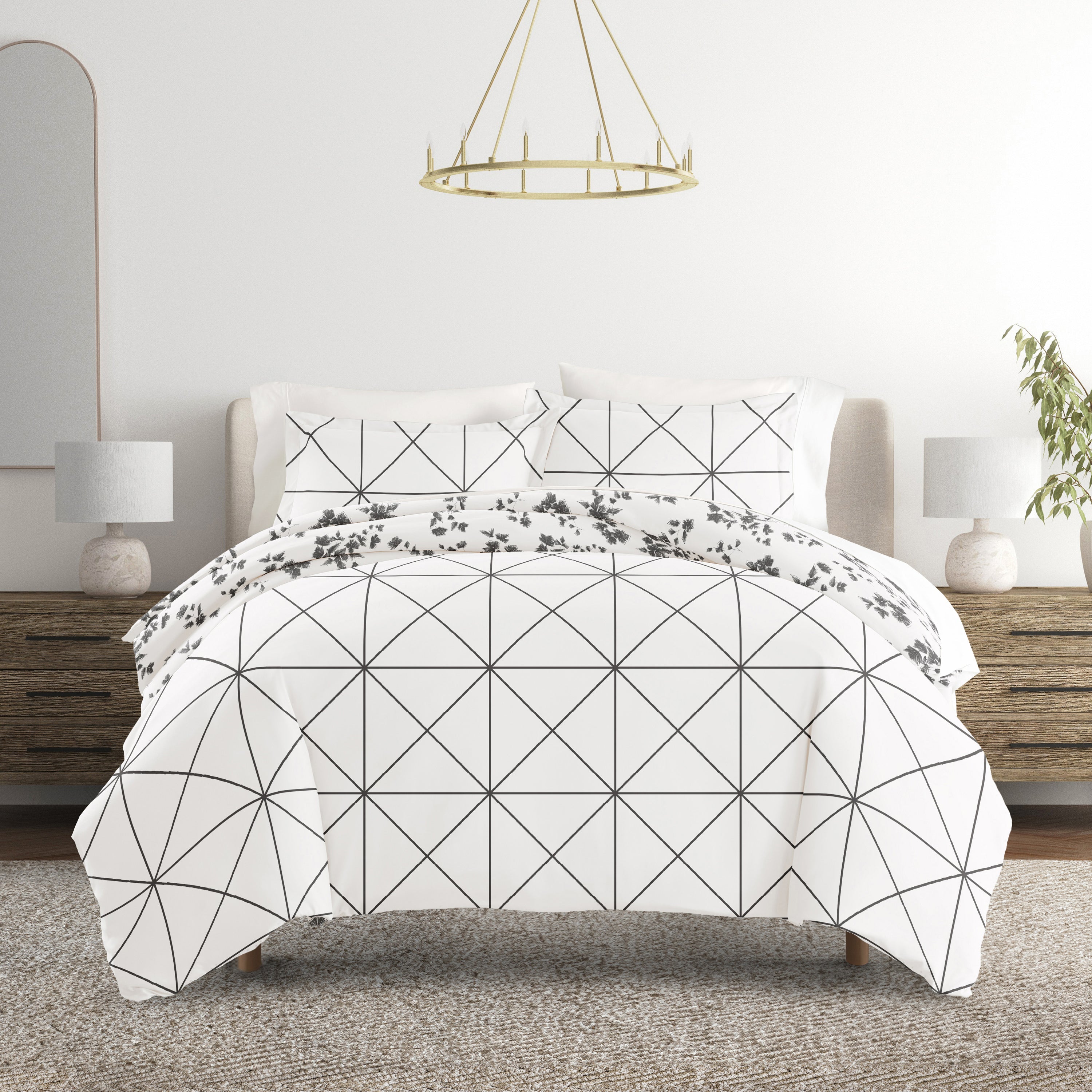 Edgy Flowers Patterned Reversible Duvet Cover Set