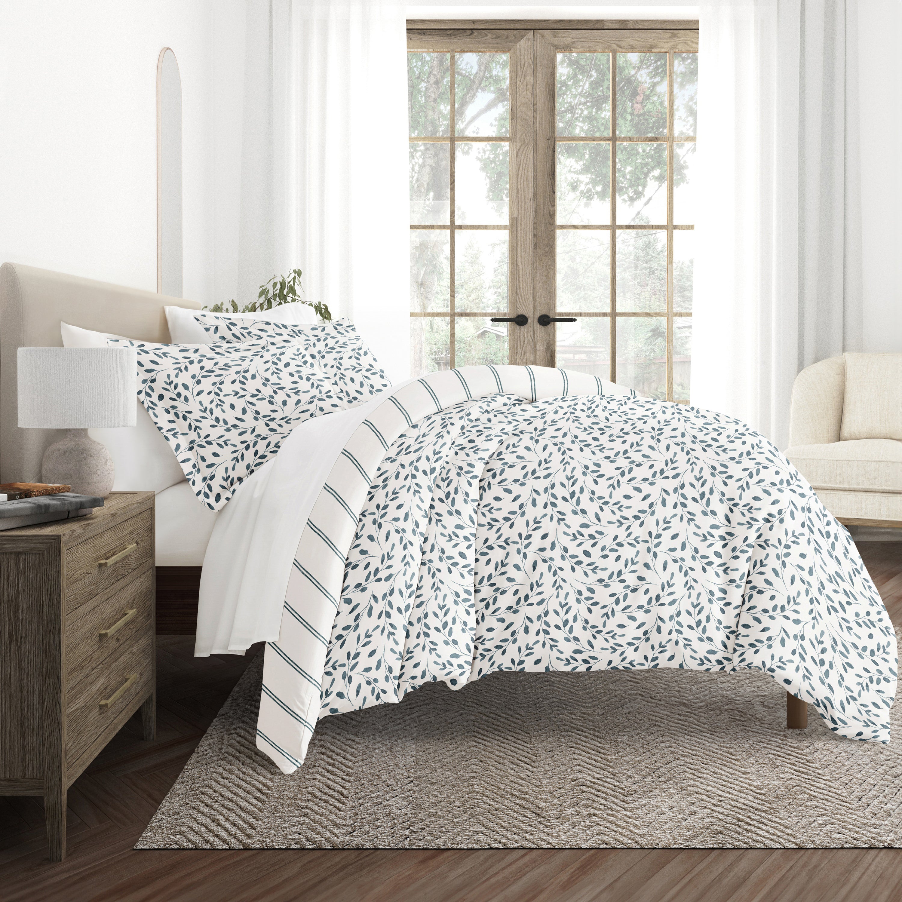 Watercolor Vines Patterned Reversible Duvet Cover Set