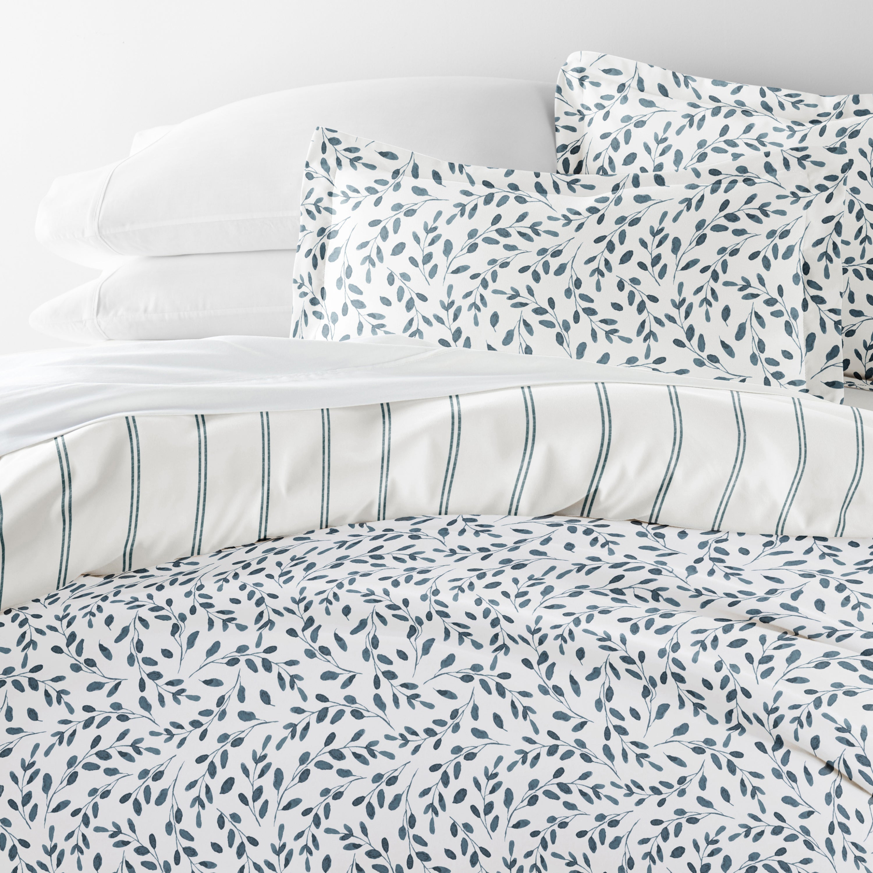 Watercolor Vines Patterned Reversible Duvet Cover Set