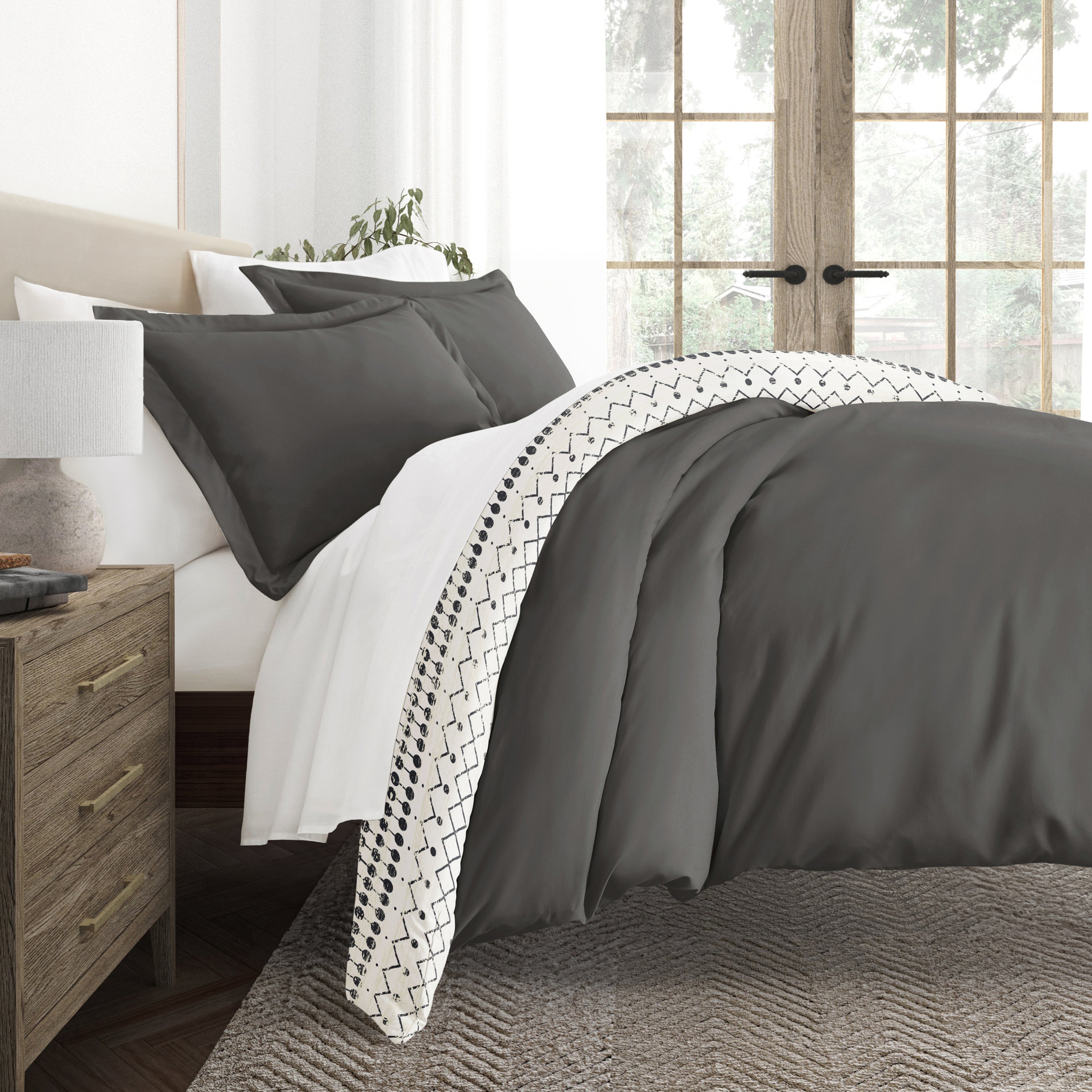 Etched Gate Patterned Reversible Duvet Cover Set