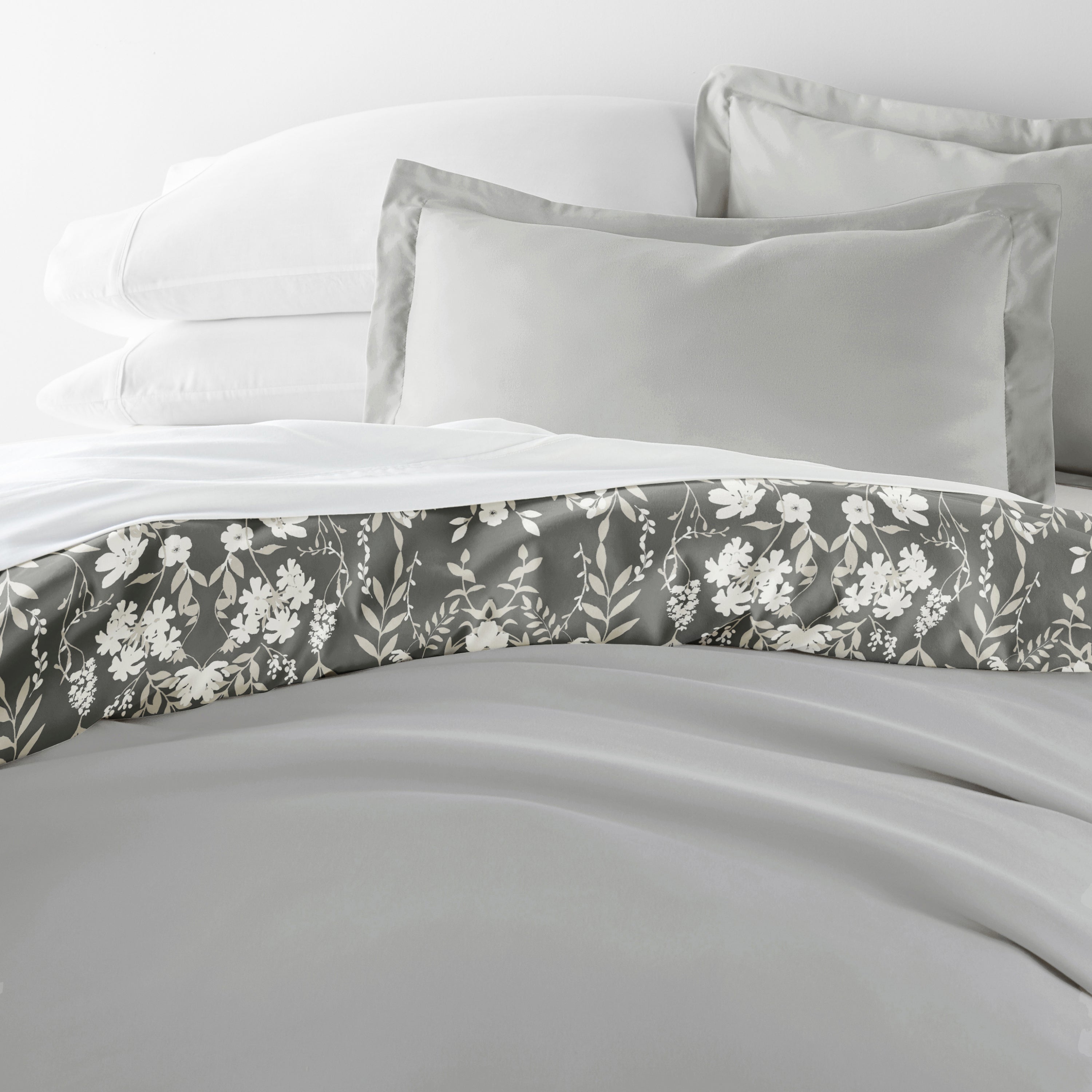 Secret Garden Patterned Reversible Duvet Cover Set