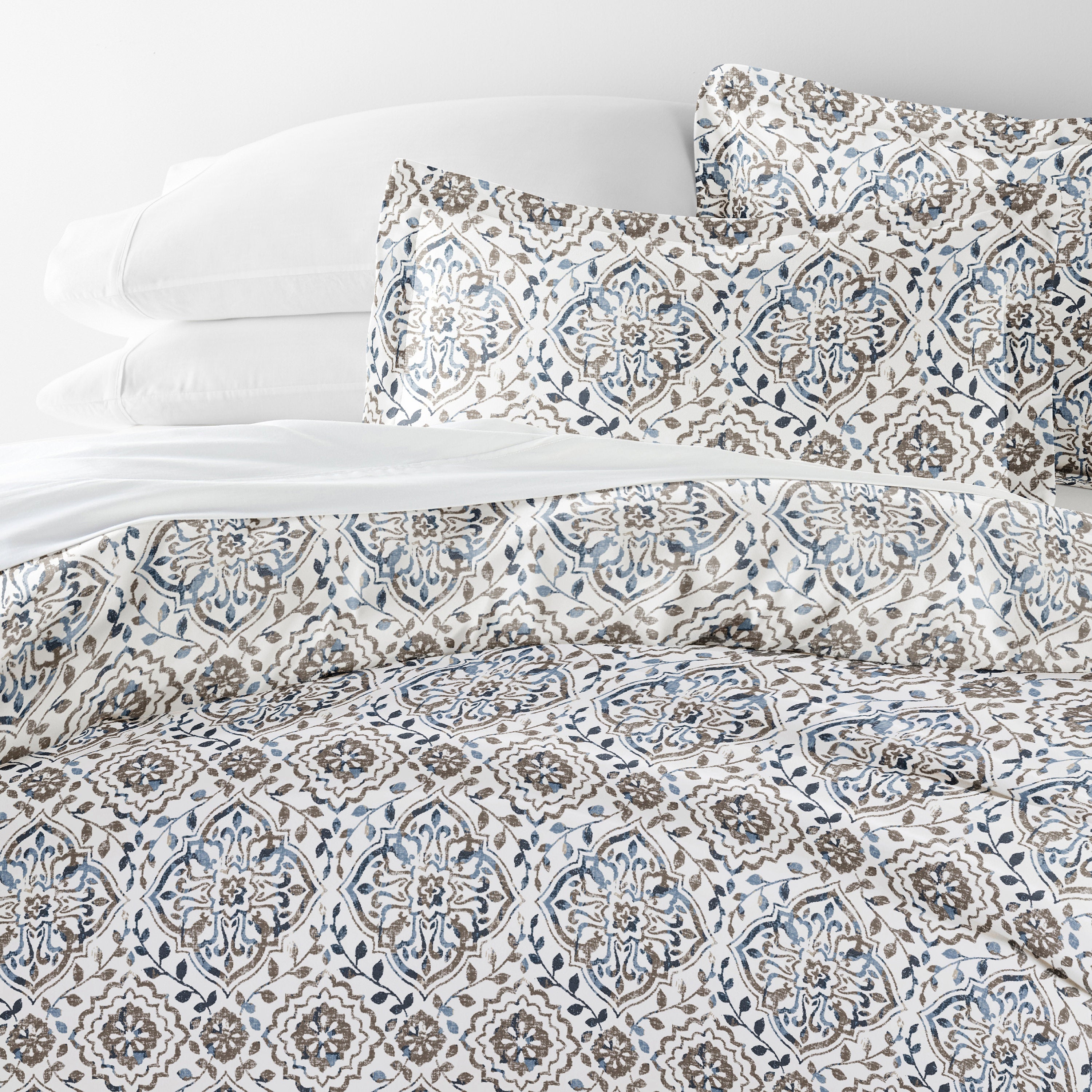 Oasis Patterned Duvet Cover Set