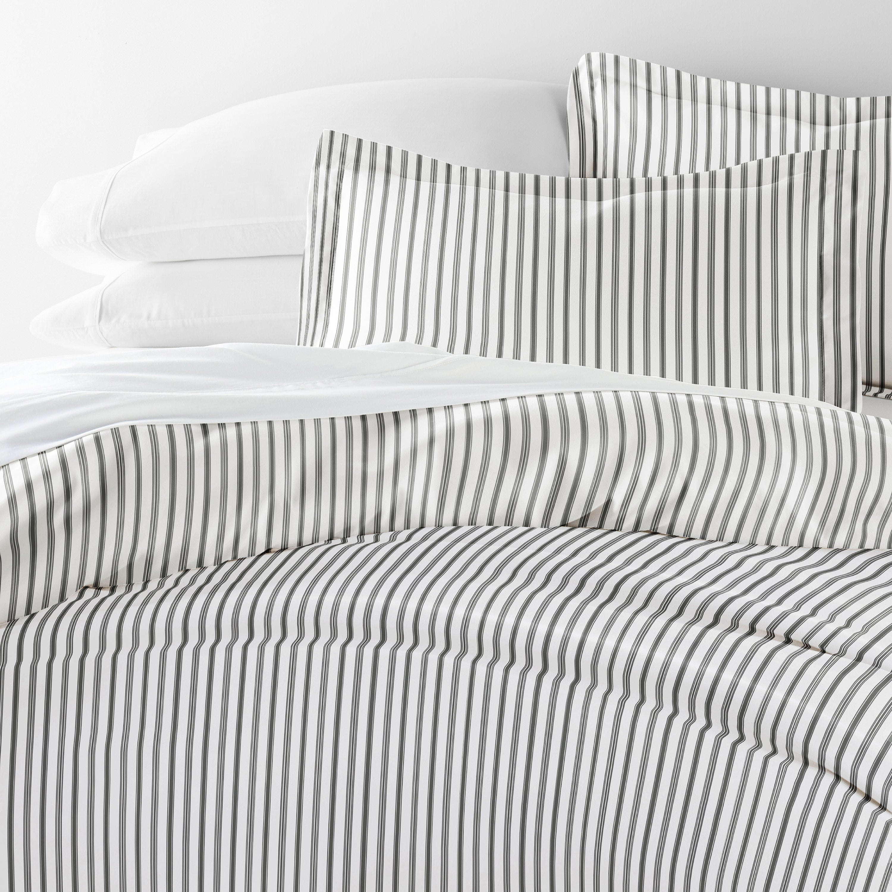 Vertical Dreams Patterned Duvet Cover Set