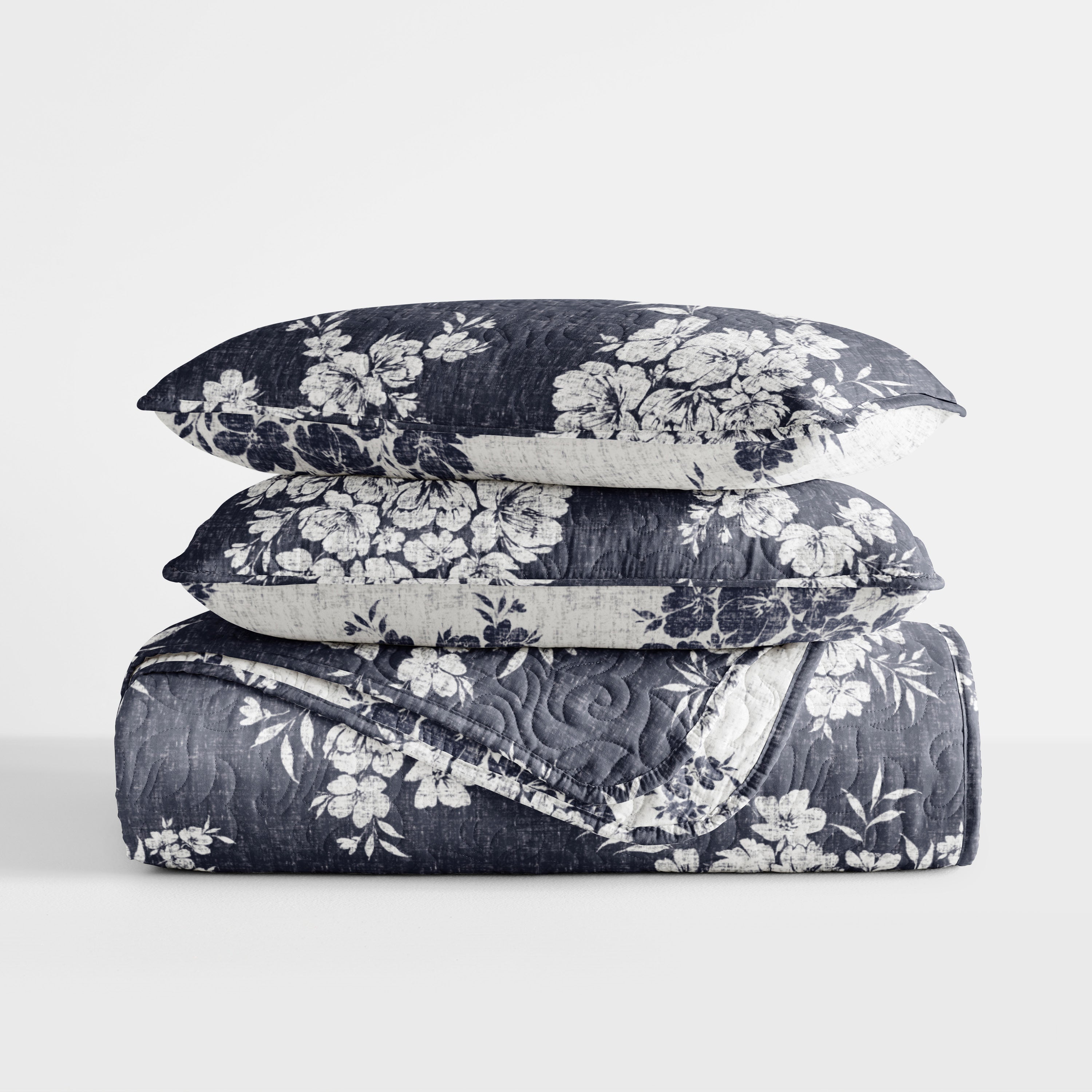 Distressed Bouquet Patterned Quilted Coverlet Set