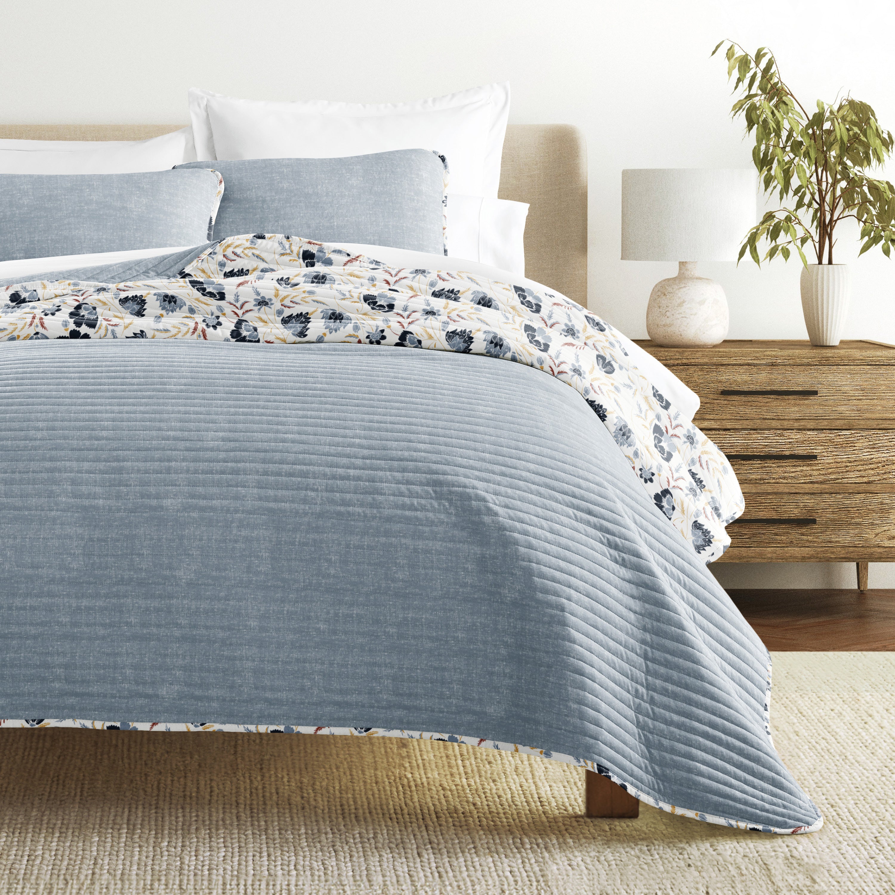 French Jacobean Patterned Quilted Coverlet Set