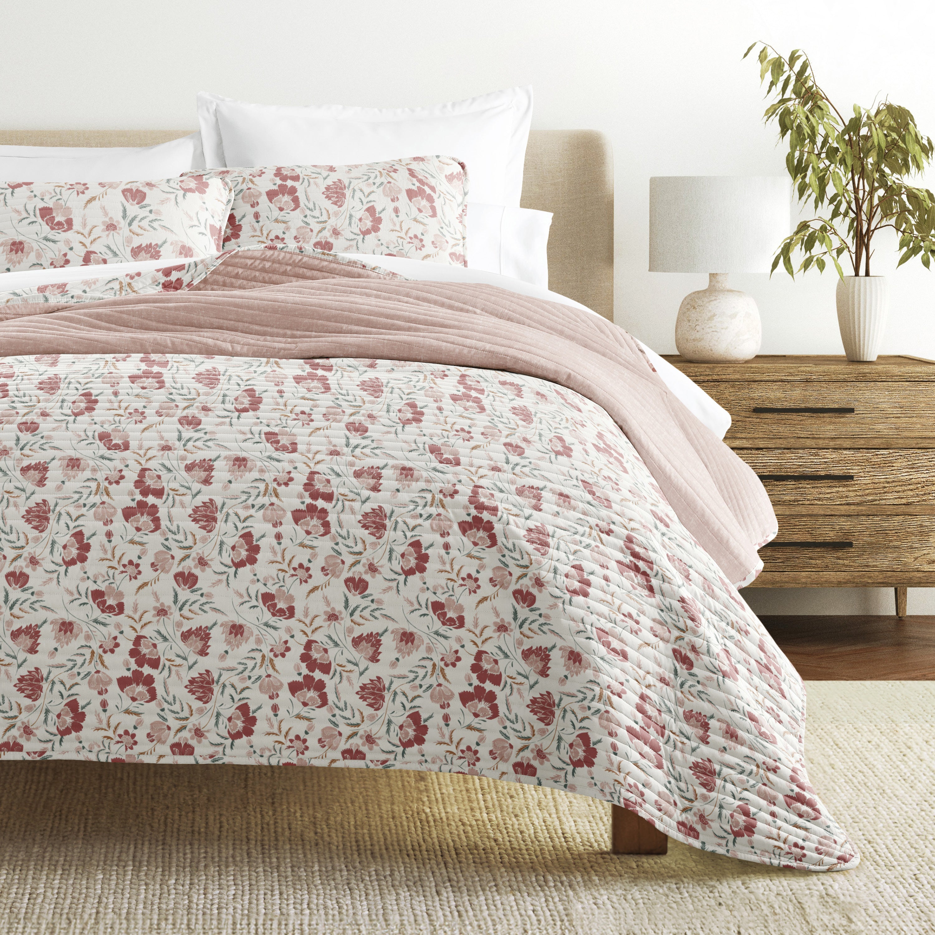 French Jacobean Patterned Quilted Coverlet Set
