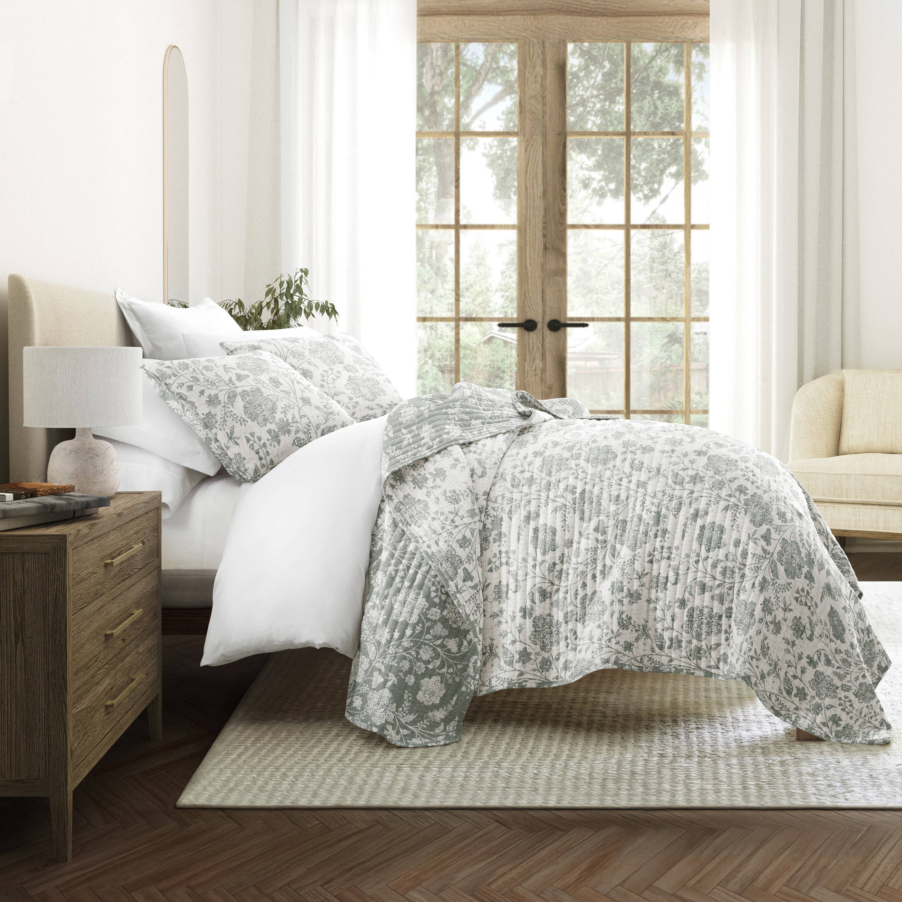 Textured Floral Patterned Quilted Coverlet Set