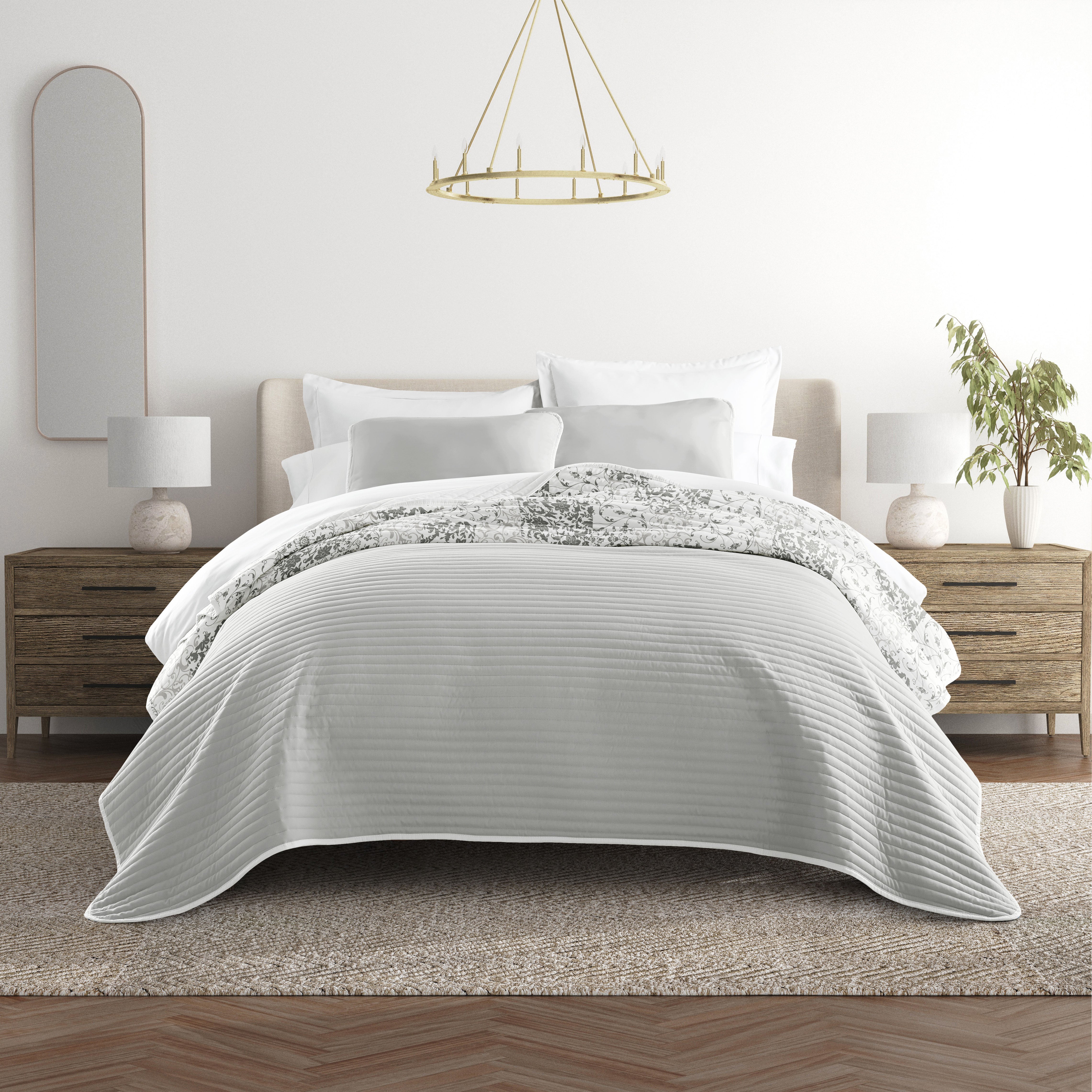 Patchwork Patterned Reversible Quilted Coverlet Set