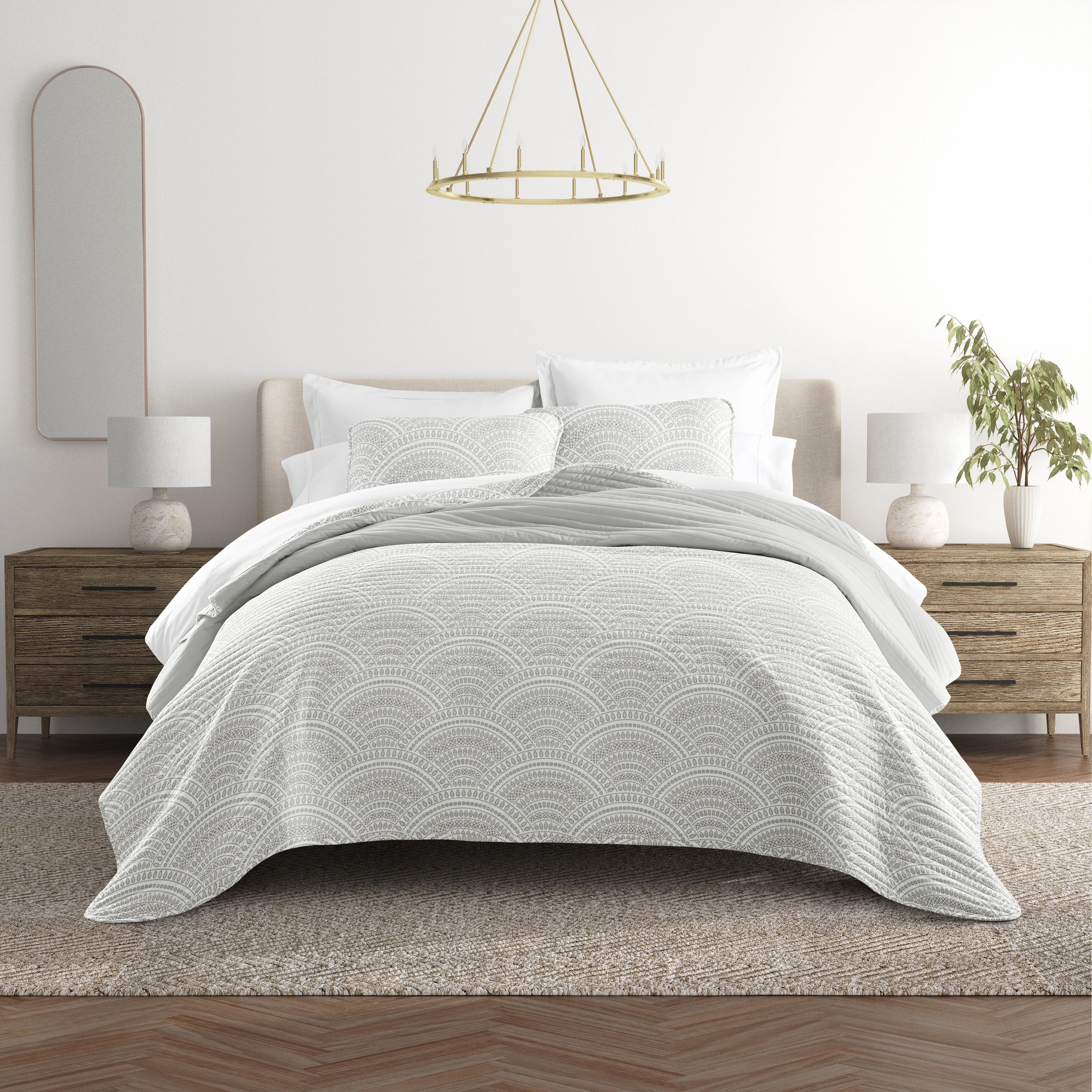 Scalloped Patterned Reversible Quilted Coverlet Set