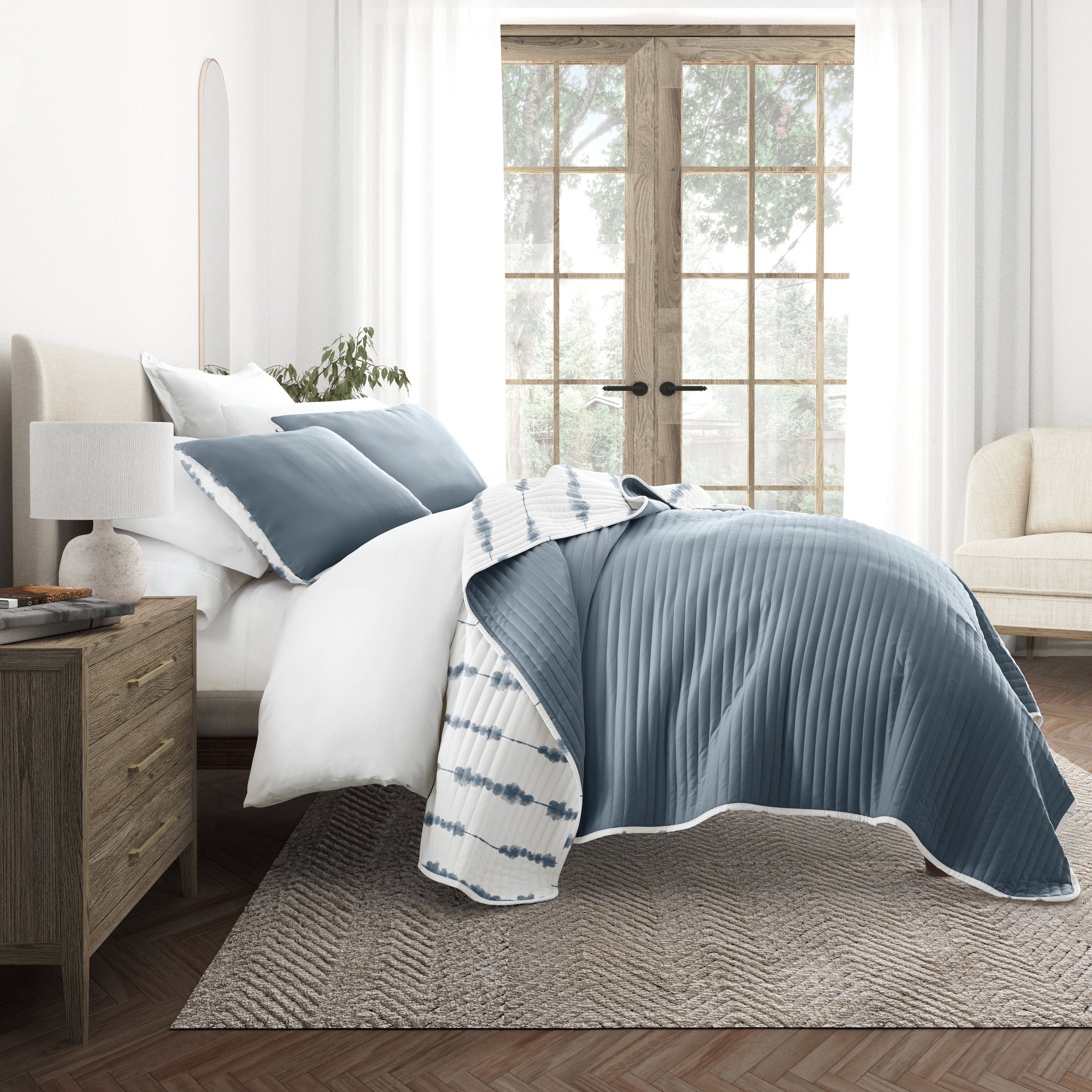 Shibori Aesthetic Patterned Reversible Quilted Coverlet Set